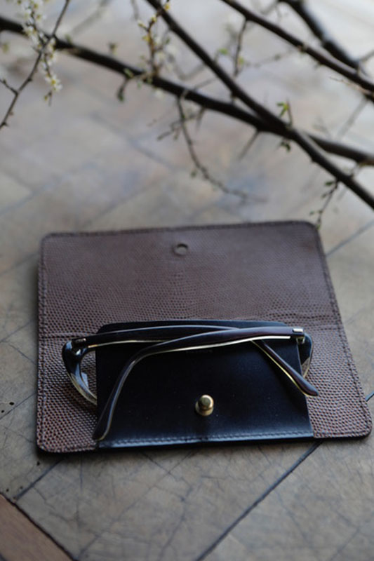 Spectacles Holder